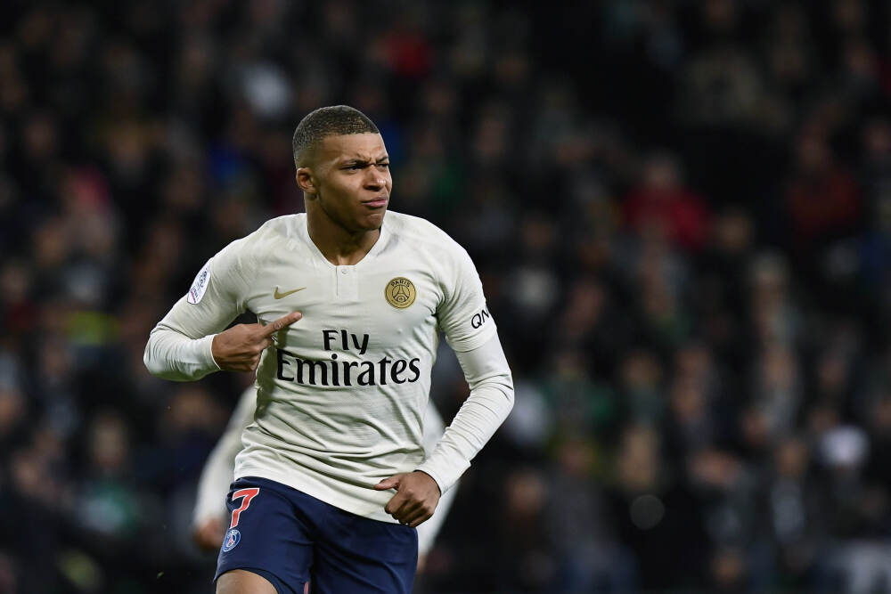 加斯科因：维纳布尔斯去世时我哭得死去活来，他真是个好人